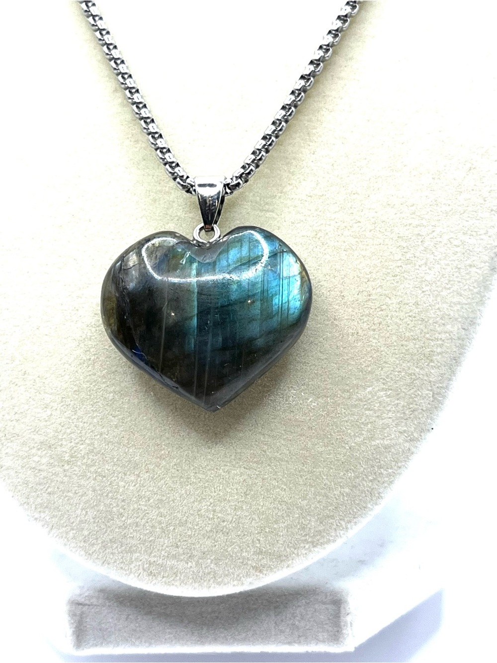 Artisan Heart Labradorite Necklace in Blue-Green Sheen